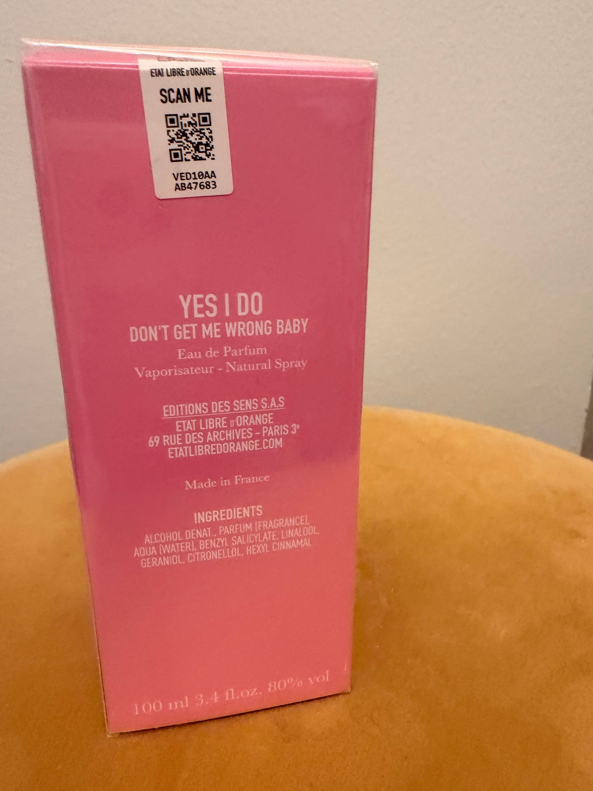 Noticed Atelier by Legzdiamond Etat Libre d'Orange Yes I Do Eau de Parfum pink box back view with ingredient list